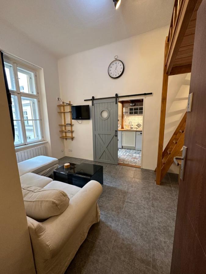 Cozy New Loft Apartment プラハ エクステリア 写真