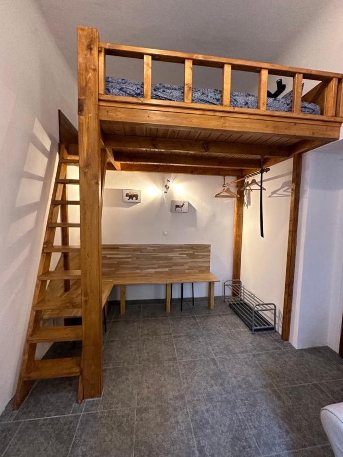Cozy New Loft Apartment プラハ エクステリア 写真