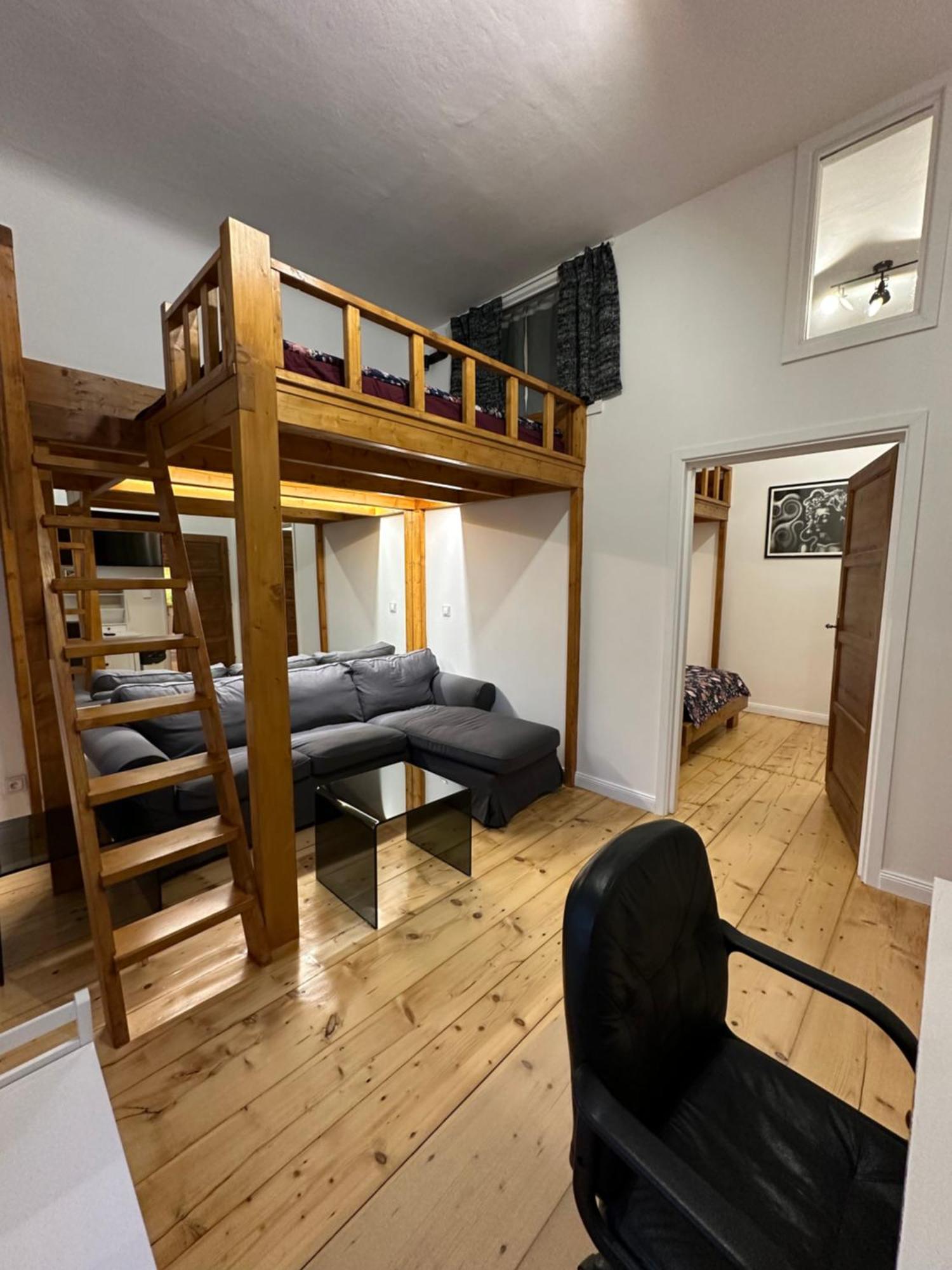 Cozy New Loft Apartment プラハ エクステリア 写真