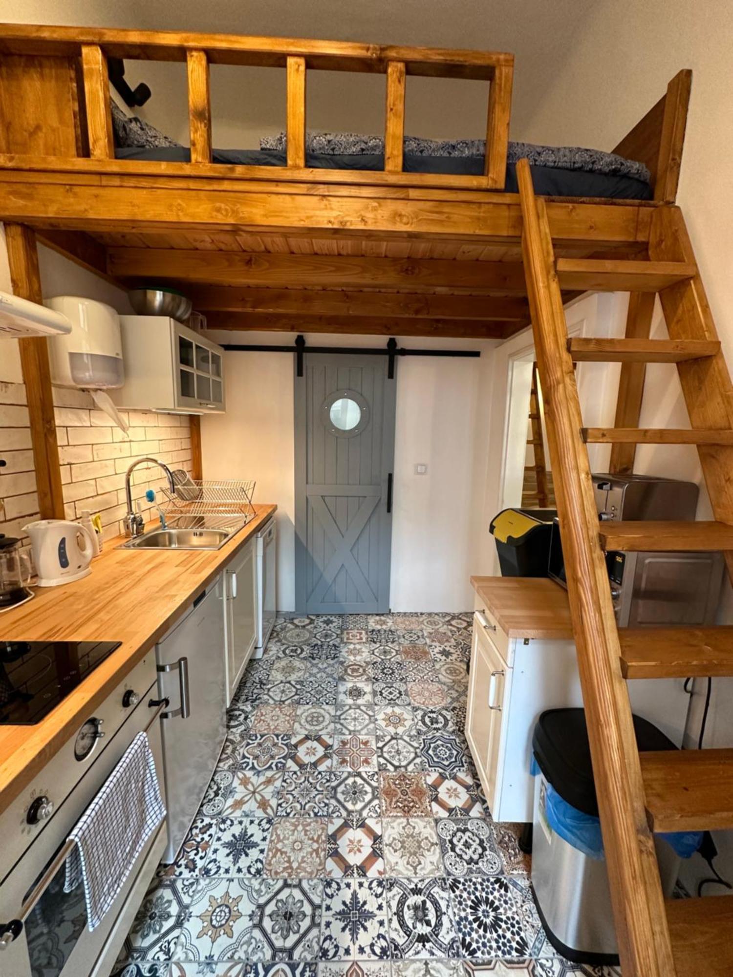Cozy New Loft Apartment プラハ エクステリア 写真